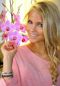 beautiful girl pictures - ukrainianscammers.com