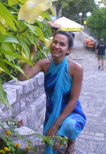 local woman looking - ukrainianscammers.com