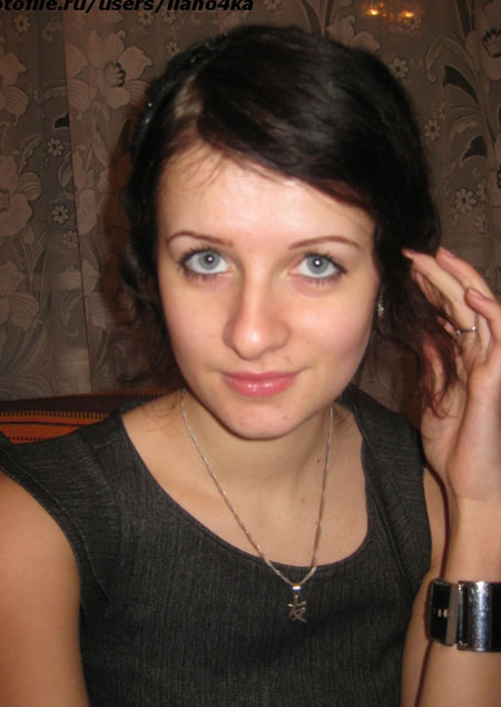 ukrainianscammers.com - ad with pictures
