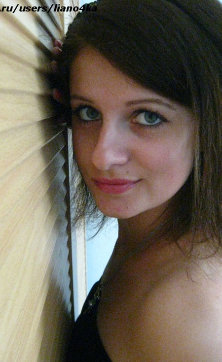 ukrainianscammers.com - ad with pictures
