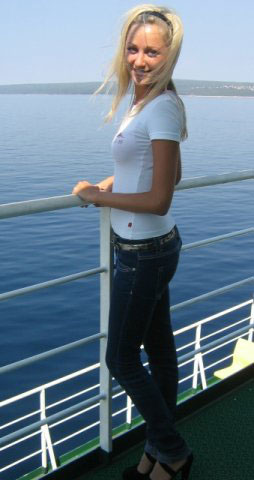 picking up a girl - ukrainianscammers.com