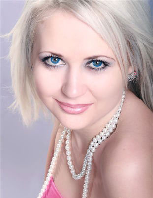 picture of woman - ukrainianscammers.com