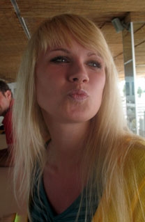 sexy single woman - ukrainianscammers.com