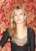 woman looking - ukrainianscammers.com
